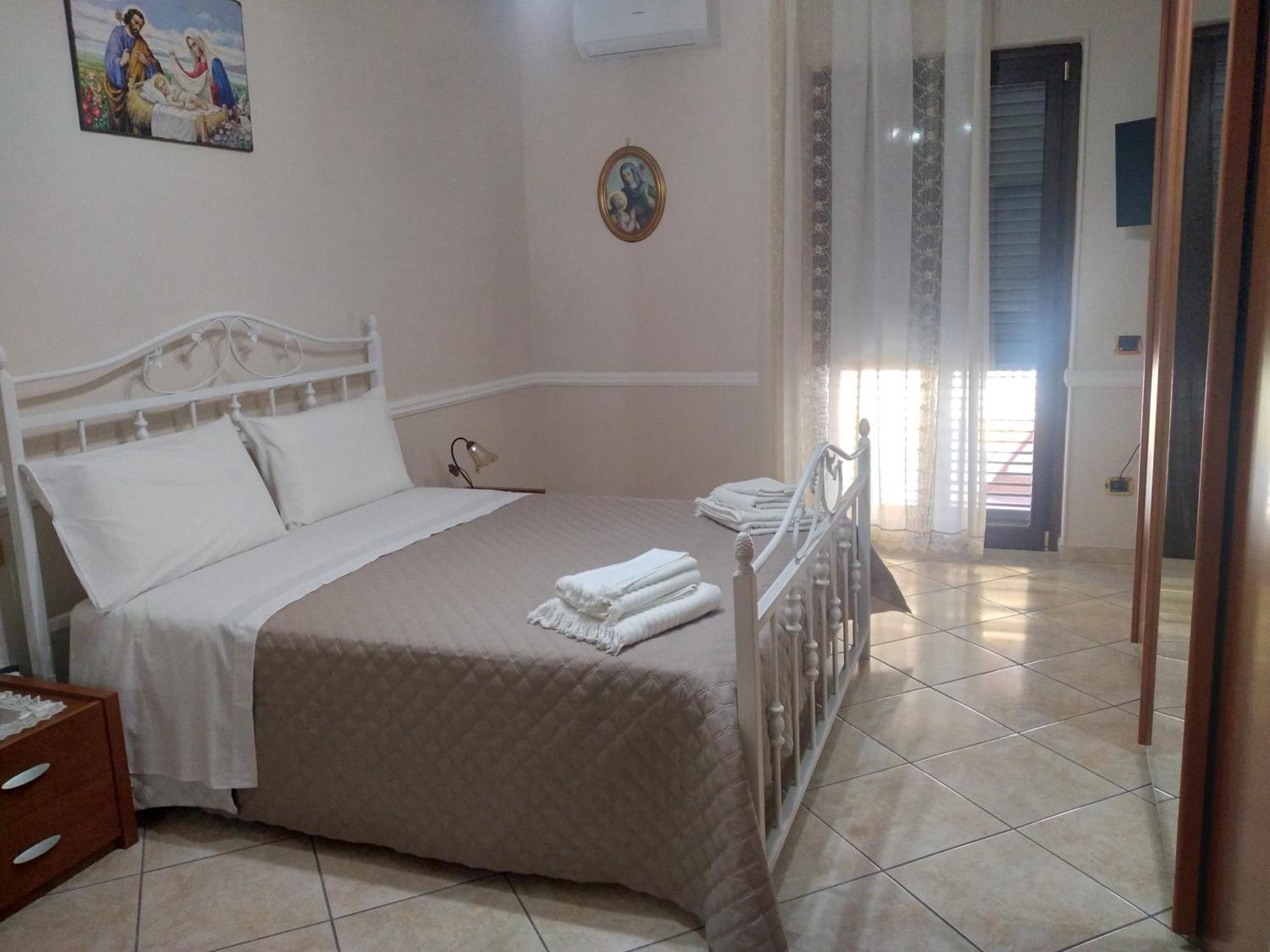 Bed and Breakfast Turisti A Casa Mia Santa Maria La Carita Экстерьер фото